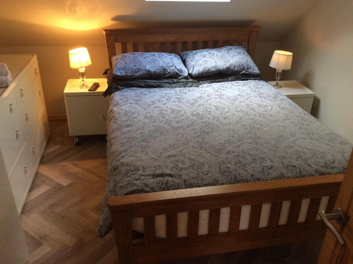 2 Bedroom Furnished Apartment In A Rural Position Стоун Экстерьер фото